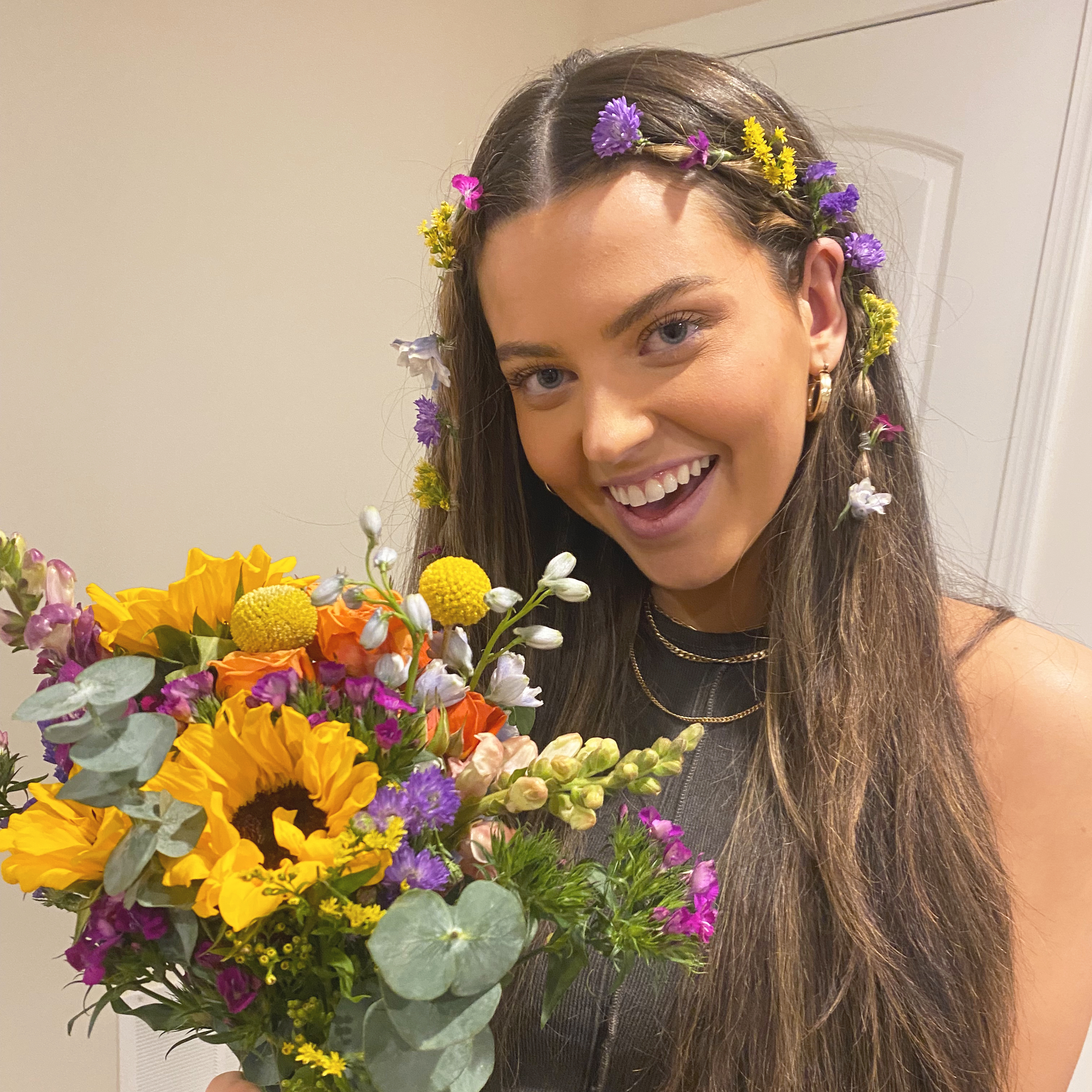 floral-hairstyles-for-festivals